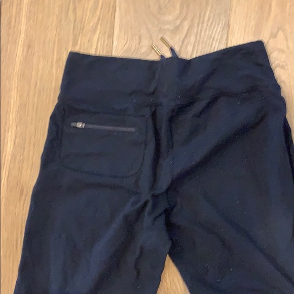 Lululemon lightweight pants - Picture 4 of 5